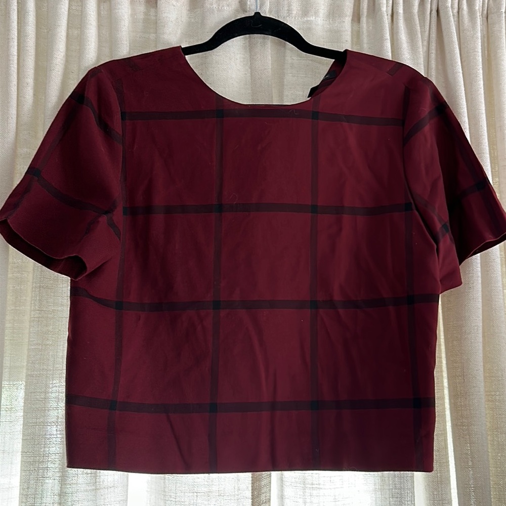 Banana republic, slightly cropped plaid shirt